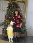 Шила дочке костюм на новый год, и себе юбку и блузку тоже сама шила