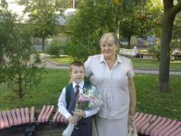 Мой сын Славик с бабушкой - перый раз в первый класс