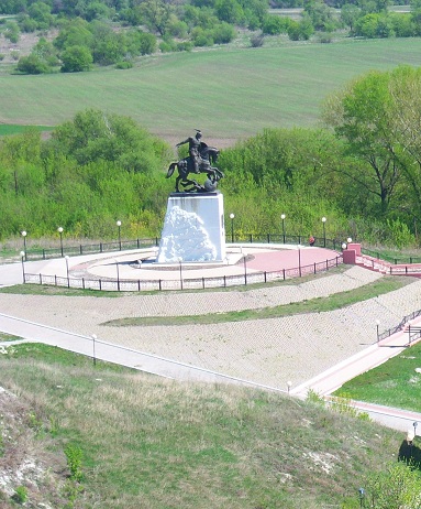 памятник Святославу-защитнику.jpg