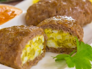 зразы мясные с яйцом и луком.jpg