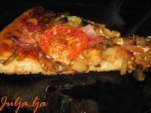 пицца с баклажанами и копченым мяском.jpg
