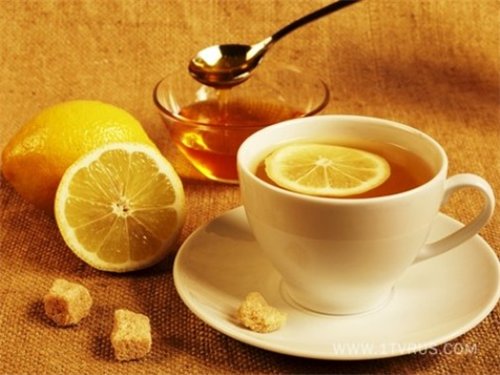 72195683_chay_s_limonom_i_myodom.jpg