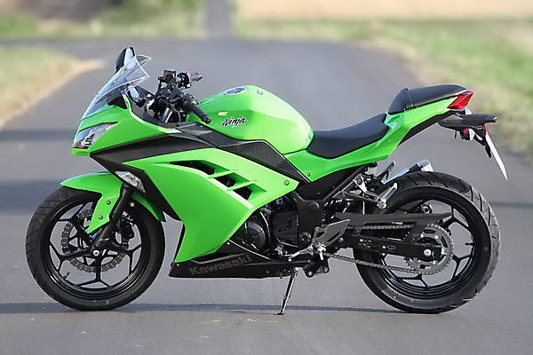 kawasaki_ninja_300_2013_-_03.jpg