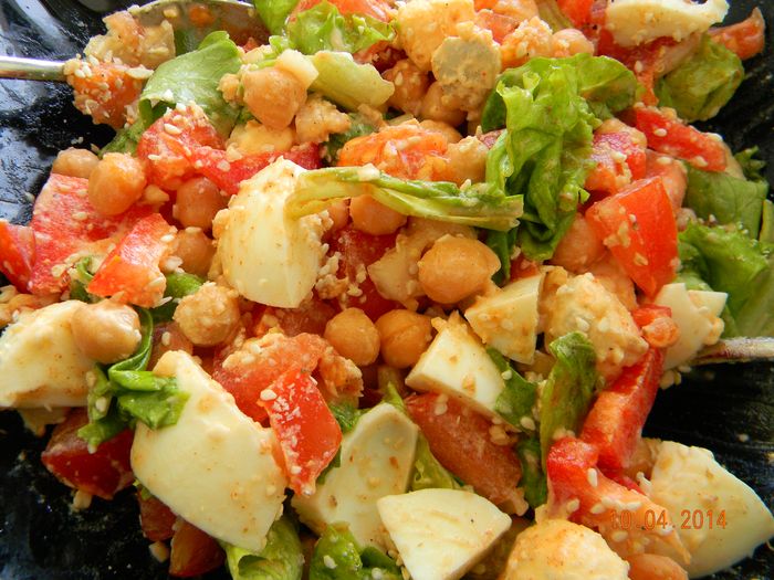 salat s nutom.jpg
