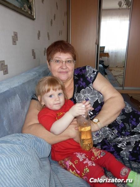 моя мама Нина и племяшка Ника
