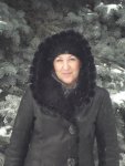 Можно в снегопад и капюшончик ...