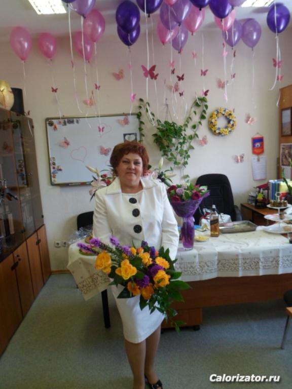 Постройнела на 13кг-в белом костюме это очень заметно