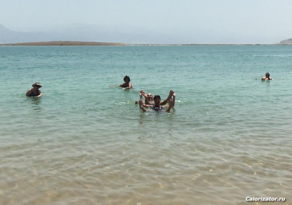На Мертвом море с друзьями 2014