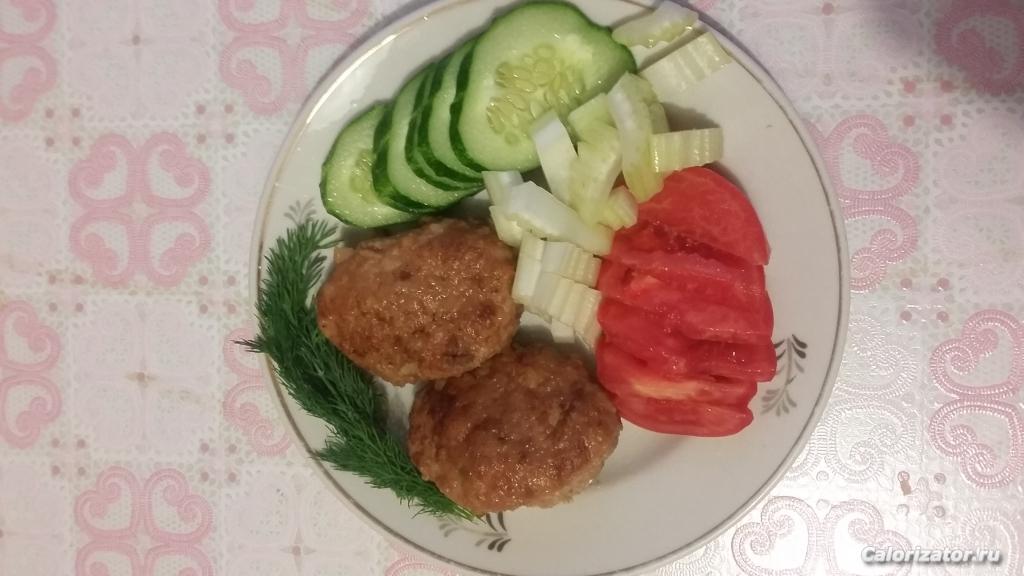 Котлетки куриные паровые с овощами