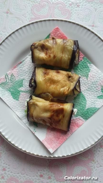 рулетики из баклажан с сыром и сельдереем
