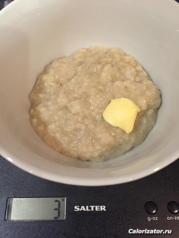 Завтрак. каша на воде с маслом и немного молока