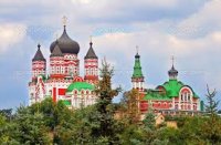 Собор Святого Пантелеймона Целителя. Вид из парка.