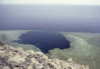 Голубая дыра в Дахабе, вид с обрыва