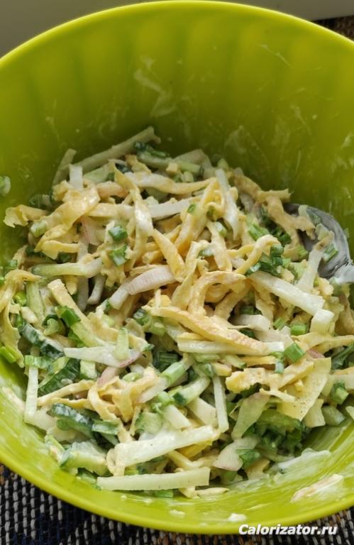 салат с дайконом и огурцом