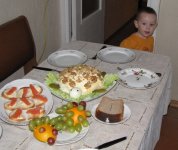 Салатик-черепашка и фруктовые ежики для именинника
